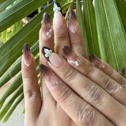 Garden Nails