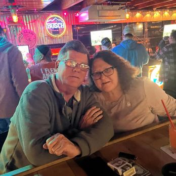 Pirates Cove Bar - Gill and Kelly - Bars Near Me - Inglis, Florida
