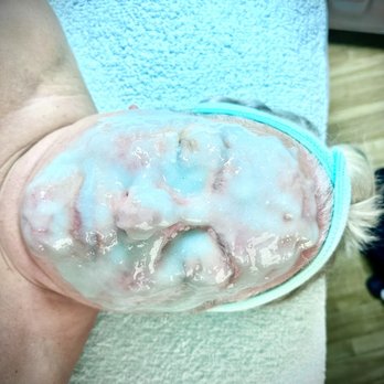 SKIN Day Spa - Hydro Jelly Masks cool and calm dermaplaning and microdermabrasion treatments, adds nutrients, vitamins and hydration Skin805.com - Skin Care Near Me - Thousand Oaks, California