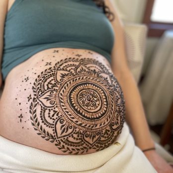 Henna Fairyy - Baby bump henna - Henna Artists Near Me Henna Fairyy - Baby bump henna - Henna Artists Near Me