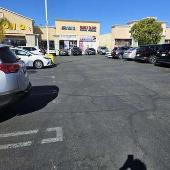 Yasharpour Farid, MD - The parking - Obstetricians & Gynecologists Near Me - San Fernando, California