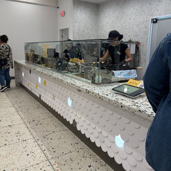 Somisomi - Counter and workspace for workers - Desserts Near Me - Shenandoah, Texas