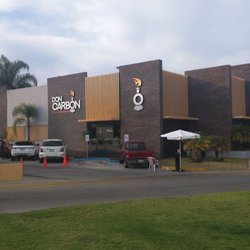 Don Carbón - Excelente lugar de comida a la parrilla incluyendo carnes, hamburguesa y pescado.