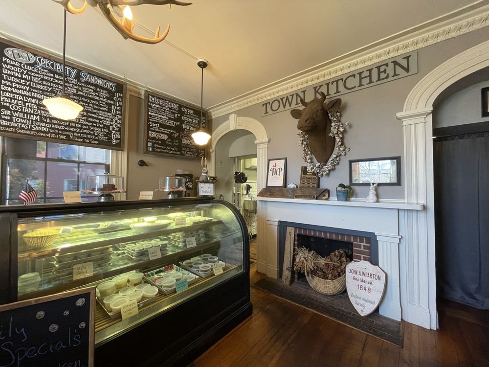 Town Kitchen & Provisions Logo