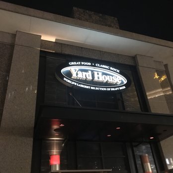 Yard House - New American Near Me - Denver, Colorado