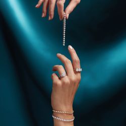Joyería Marga Mira - Explora el mundo de la alta joyería y el lujo en Joyería Marga Mira. Creando elegancia desde 1979. Descubre la belleza atemporal hoy