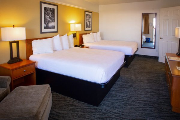 Pines Inn & Suites by null