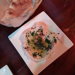 Madden's Bar & Grill - Hummus and pita