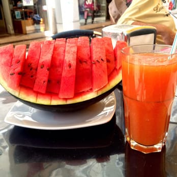 Casa Brasileira - Morning fruit intake. Papaya juice. - Diners Near Me - Lisbon, 11