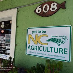 The Veggie Wagon - Outside 04/12/2023