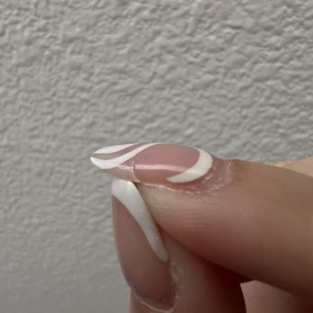 Kitchen Nail Bar - Mountain View - Second chipped nail - Nail Salons Near Me - Mountain View, California