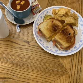 StorieBook Cafe - Ultimate grilled cheese with tomato soup - Delis Near Me - Glen Rose, Texas