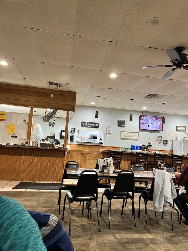 THE CORN CRIB OF NEWMAN Updated September 2024 107 Yates St, Newman