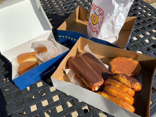 Round Rock Donuts by null