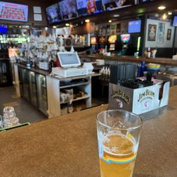 Game On Avon Lake - Beer and bar view, lots of TV"s. 4 pinball games free on Sunday!