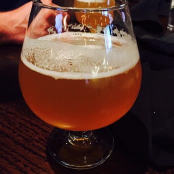 Henry's Tavern - New American Near Me - Denver, Colorado