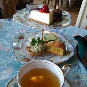 La Petite Cuillère - Mini high tea - Tea Rooms Near Me - Vancouver, British Columbia