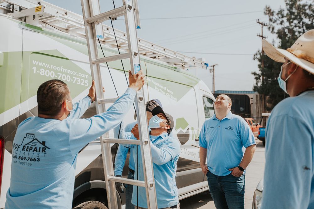 Slide of Roof Repair Specialist