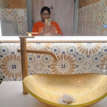 Cielo Mexican Restaurant - Bathroom review - Mexican Near Me - Braintree, Massachusetts