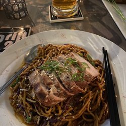 Grill 211 - Thai noodles with pork loin