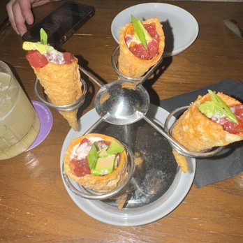 Henry's Palm Beach - Ahi Tuna Cones - Bars Near Me - Palm Beach, Florida Henry's Palm Beach - Ahi Tuna Cones - Bars Near Me - Palm Beach, Florida