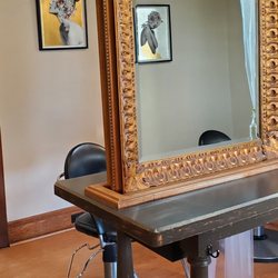 Ana Luis Salon & Day Spa - Hair salon services to bring out the best in your hair. Color, highlights and cuts.