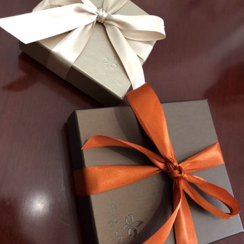 Fran's Chocolates - Chocolatiers & Shops Near Me - Seattle, Washington Fran's Chocolates - Chocolatiers & Shops Near Me - Seattle, Washington