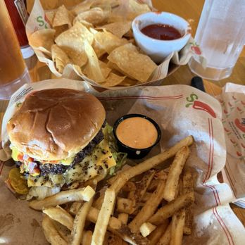 Chili's - The Big QP Burger - Tex-Mex Near Me - Jacksonville, Florida