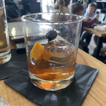 Sweetwater Oyster Bar - Bushy Creek Old Fashioned! Tasty! - Seafood Near Me - Cedar Park, Texas