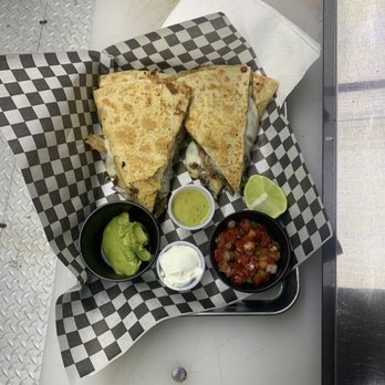 KC'S GRILL HOUSE - Quesadilla DeLuxe!! - Hot Dogs Near Me - Houston, Texas