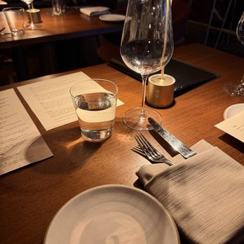 Altitude - Vibes - Wine Bars Near Me - Arlington, Virginia