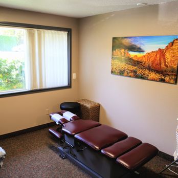 Gentle Care Chiropractic - Welcoming treatment rooms - Chiropractors Near Me - West Linn, Oregon Gentle Care Chiropractic - Welcoming treatment rooms - Chiropractors Near Me - West Linn, Oregon