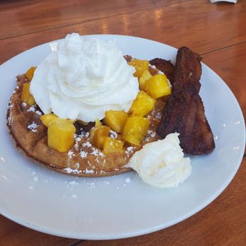 Kihei Caffe - Desserts Near Me - Kihei, Hawaii