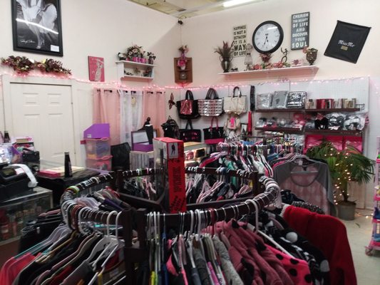 Yard Birds Mall & Storage by null