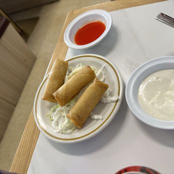 Kaua’i Diner - So- so veggie eggrolls - Breakfast & Brunch Near Me - Lihue, Hawaii
