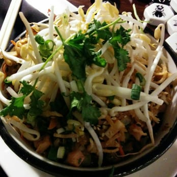 BNA Brewing - Lo mein noodle bowl - Brewpubs Near Me - Kelowna, British Columbia