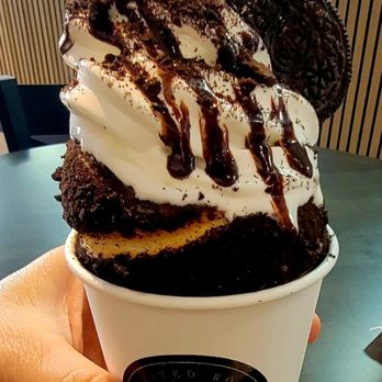 Twisted Rolls Chimney Cake - Oreo Cone - Desserts Near Me - Tampa, Florida Twisted Rolls Chimney Cake - Oreo Cone - Desserts Near Me - Tampa, Florida