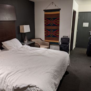Coyote South Santa Fe - Hotels Near Me - Santa Fe, New Mexico