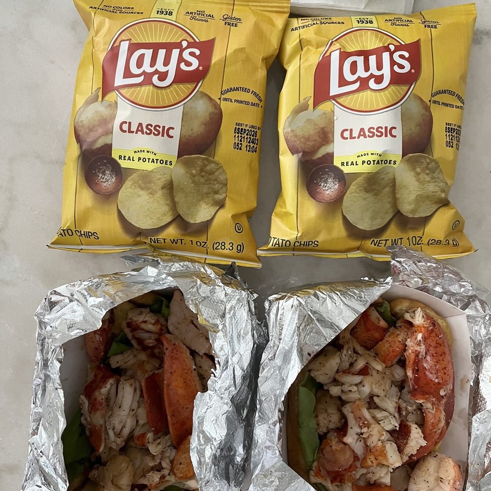 Lobster Bin - Lobster Roll (warm style) with chips - Seafood Markets Near Me - Greenwich, Connecticut