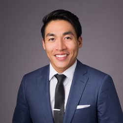 Meadows Eye Physicians & Surgeons - Eric Tran, OD