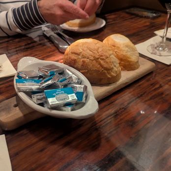 Rosebud's Steak & Seafood House - Free bread - Steakhouses Near Me - Osprey, Florida Rosebud's Steak & Seafood House - Free bread - Steakhouses Near Me - Osprey, Florida