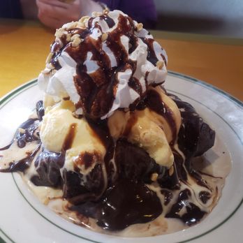 Woody's Diner - Brownie sundae - Diners Near Me - Laguna Hills, California Woody's Diner - Brownie sundae - Diners Near Me - Laguna Hills, California
