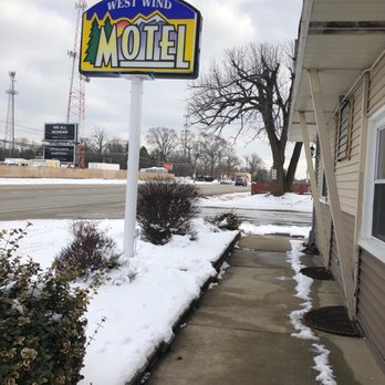West Wind Motel - New sign - Hotels Near Me - West Chicago, Illinois West Wind Motel - New sign - Hotels Near Me - West Chicago, Illinois