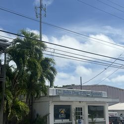 Salty Dog Key West Clothing & Merchandise - Exterior on Simonton