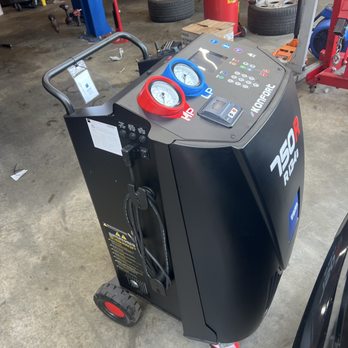 875 Performance - Equipment he use for my air conditioner - Auto Repair Near Me - Marietta, Georgia 875 Performance - Equipment he use for my air conditioner - Auto Repair Near Me - Marietta, Georgia