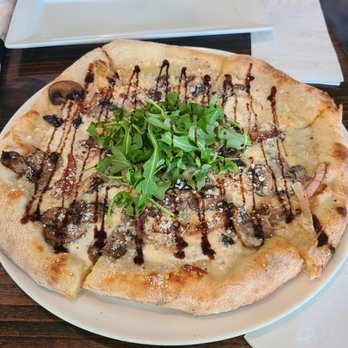 Sky High Pie - Sky High Pie - Italian Near Me - Joshua Tree, California