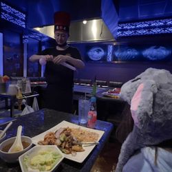 Mosaka Hibachi - Love the lighting!