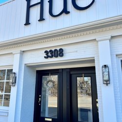 Hue Aesthetics - Front entry