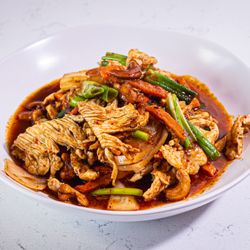 Chao Phra Ya - Cashew Chicken