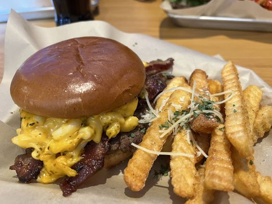 815 Gourmet Grill N Commissary by null